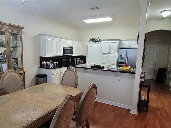 5th image of 3411 Midtown Cir