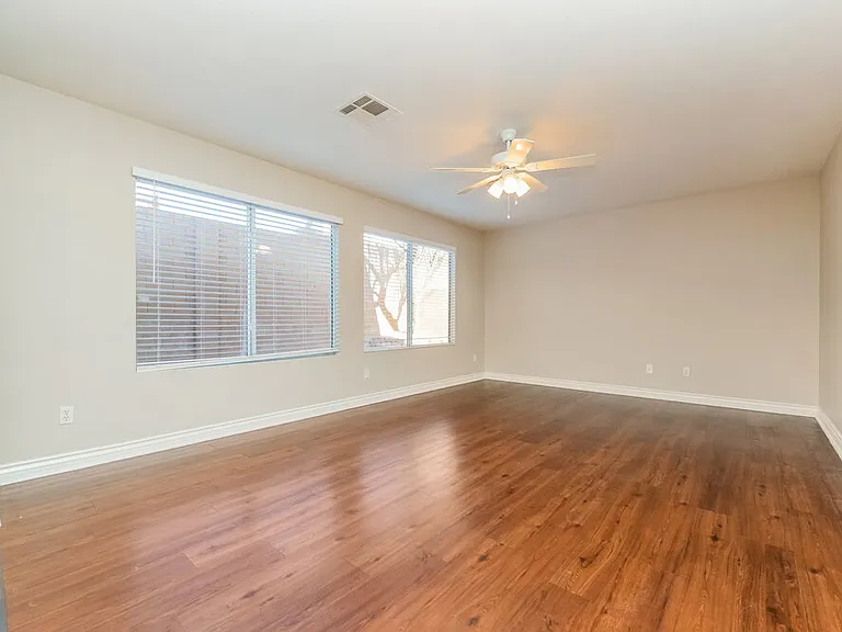 5305 Santa Fe Heights St — Photo 8
