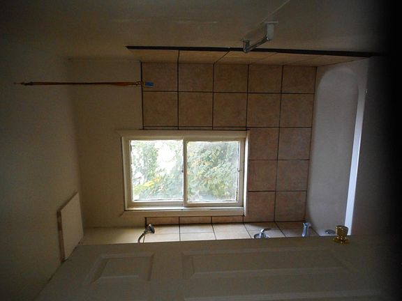 2nd image of 505 Hudson St