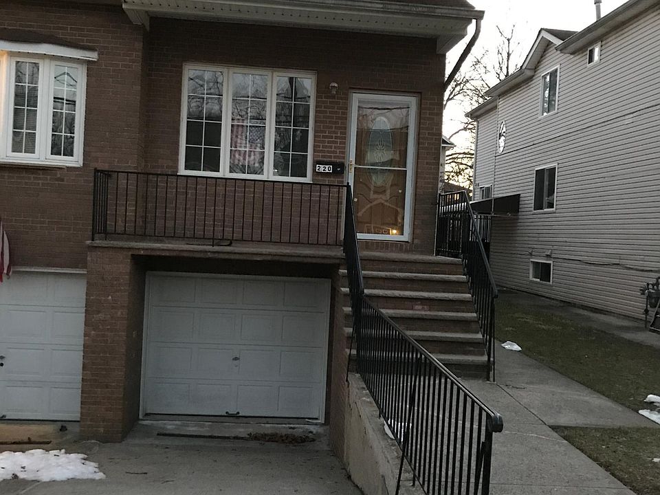 1st image of 220 Prescott Ave