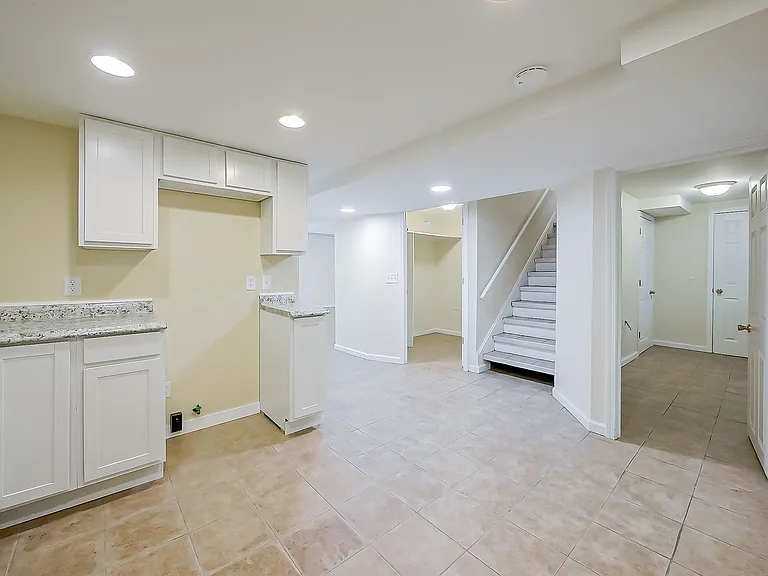 8701 Brookville Rd — Photo 31