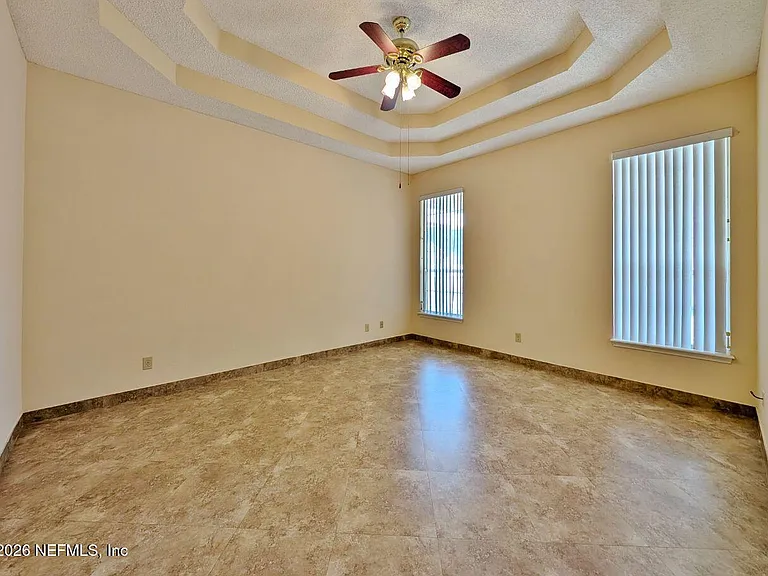 2413 Cedar Trace Dr W — Photo 16