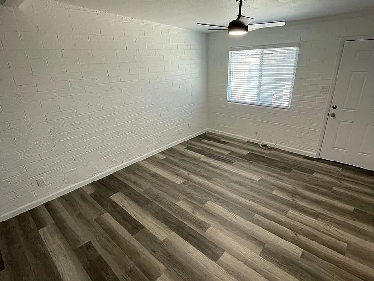 9361 W Polk St #4 — Photo 3