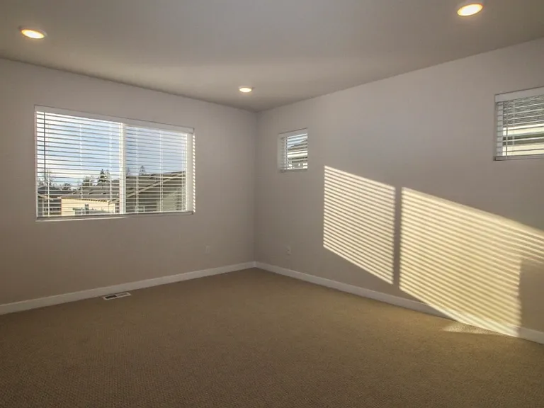 8422 52nd Pl NE — Photo 17
