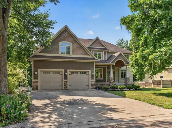 2635 Nathan Ln N, Plymouth, MN 55441