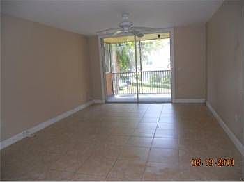 5th image of 8225 Lake Dr APT 201