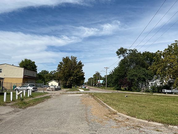 5th image of 3714 Bond Ave