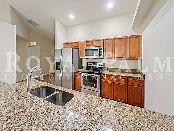 2nd image of 111 SE 2nd Ave