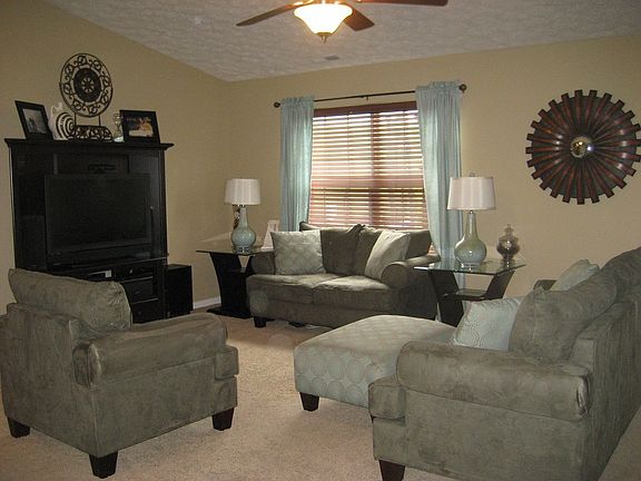 Vaulted ceilings in the spacious living room and kitchen!