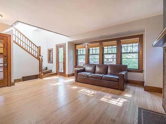 4th image of 3421 N Frederick Ave #B