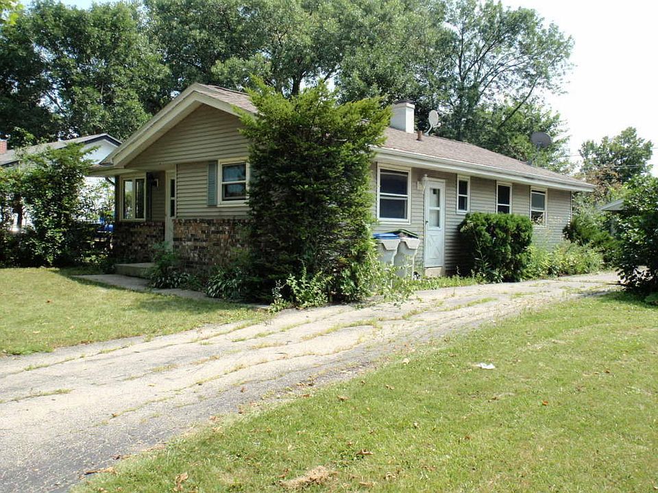 2nd image of 7837 W Beechwood Ave