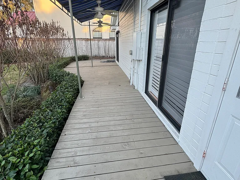 341 Kings Way — Photo 13