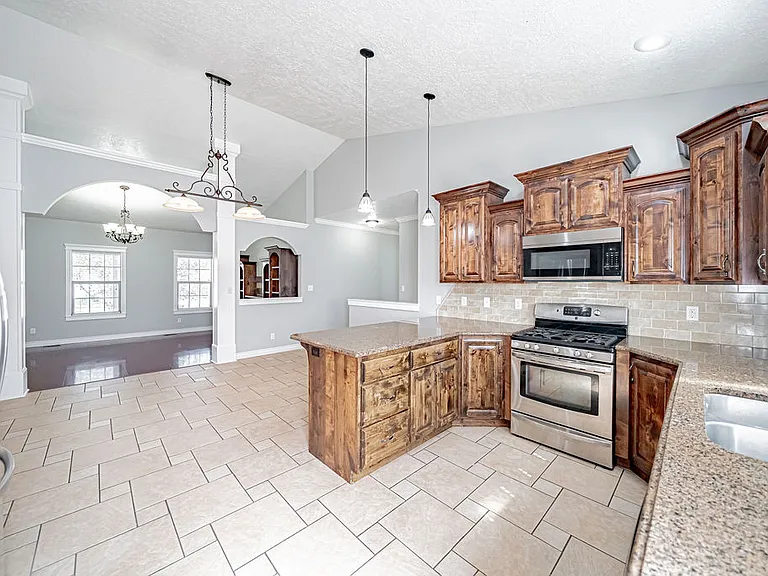 140 Casa Dr — Photo 3