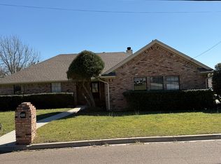 203 S Cowan St, Decatur, TX 76234