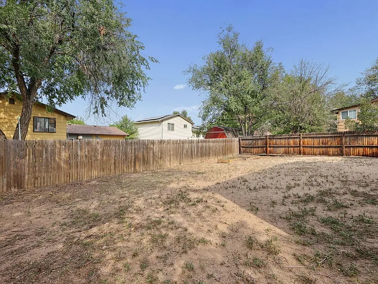 2390 Middleton Ct — Photo 23