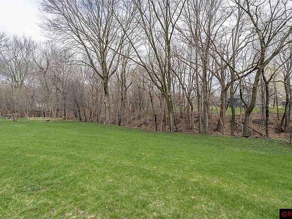 3rd image of 325 Meadow Woods Dr