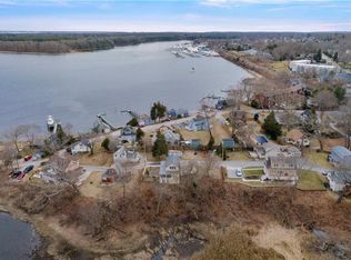 71 John Wickes Ave, Warwick, RI 02818