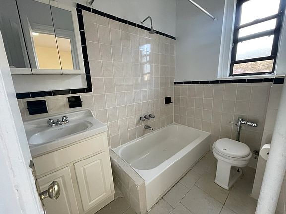 5th image of 88 Seaman Ave APT 4D