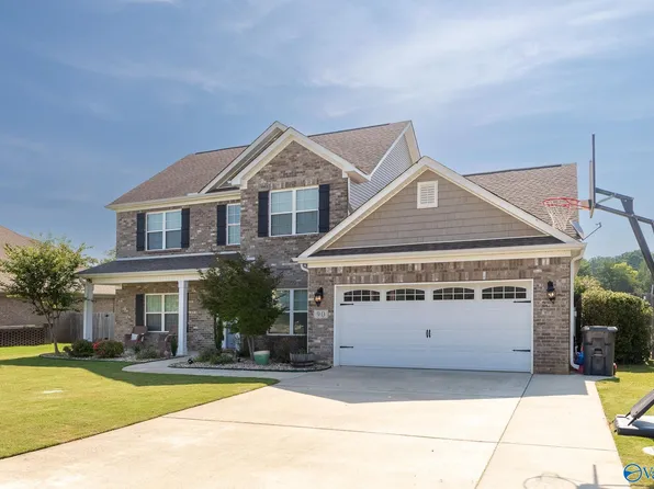 90 Shadow Mountain Dr, Decatur, AL 35603