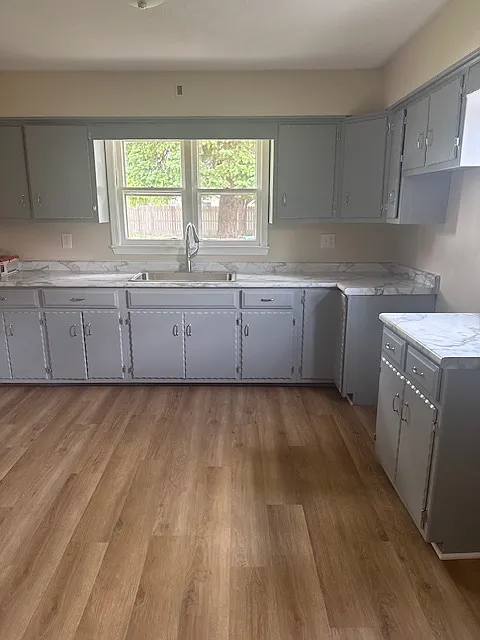 208 Emery - 1 — Photo 3