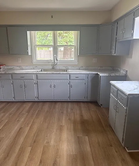 208 Emery St — Photo 3