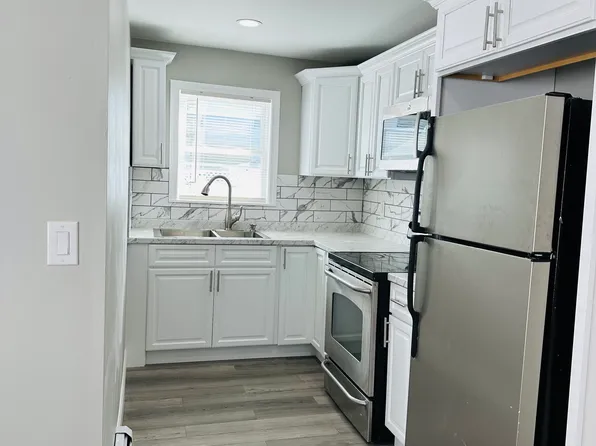 87 Columbine Ave Floor 87, Pawtucket, RI 02861