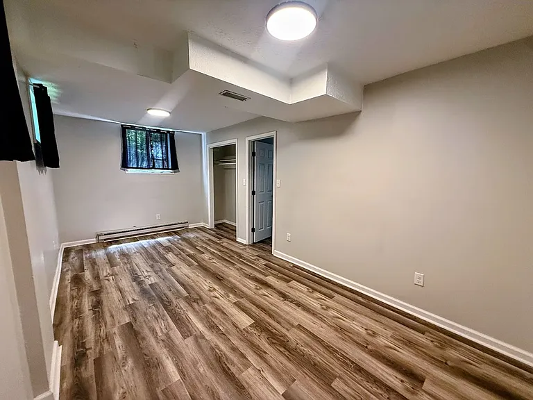 323 Bender Ave — Photo 6