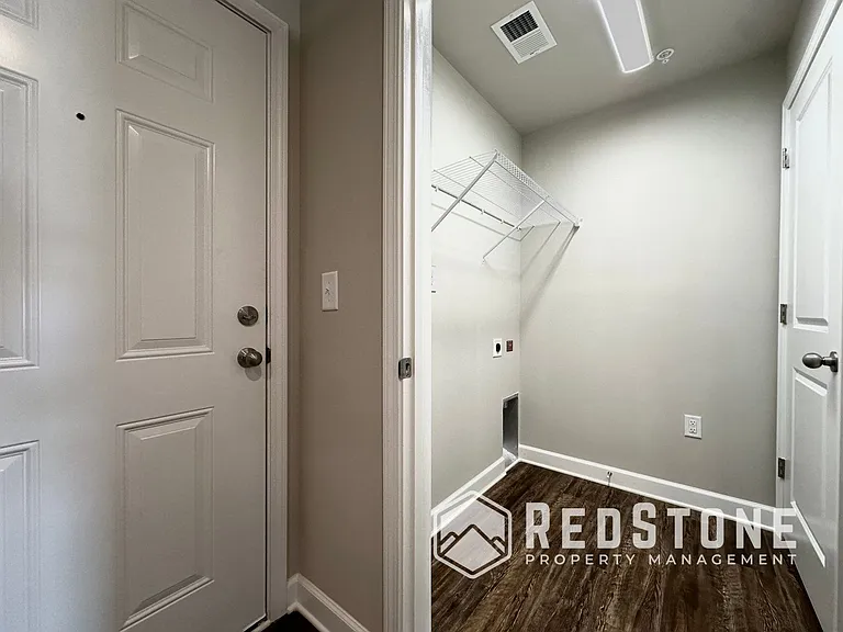 Westbrook Apartments — Photo 15