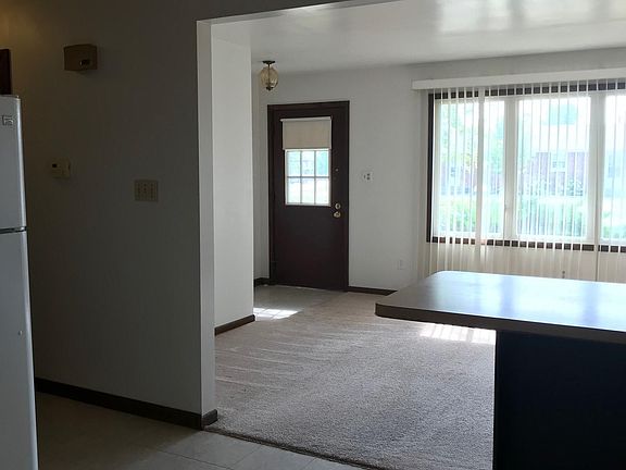 2nd image of 590 W Daisy Pl APT B