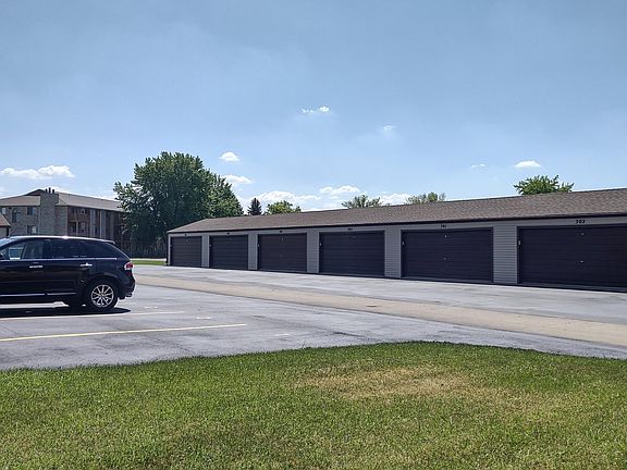 5th image of 3220 9th St S #101