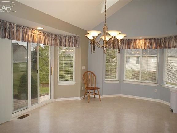 4th image of 1322 Deer Creek Trl