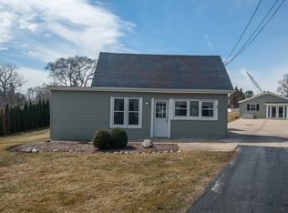 6N310 Wheaton Rd, Roselle, IL 60172