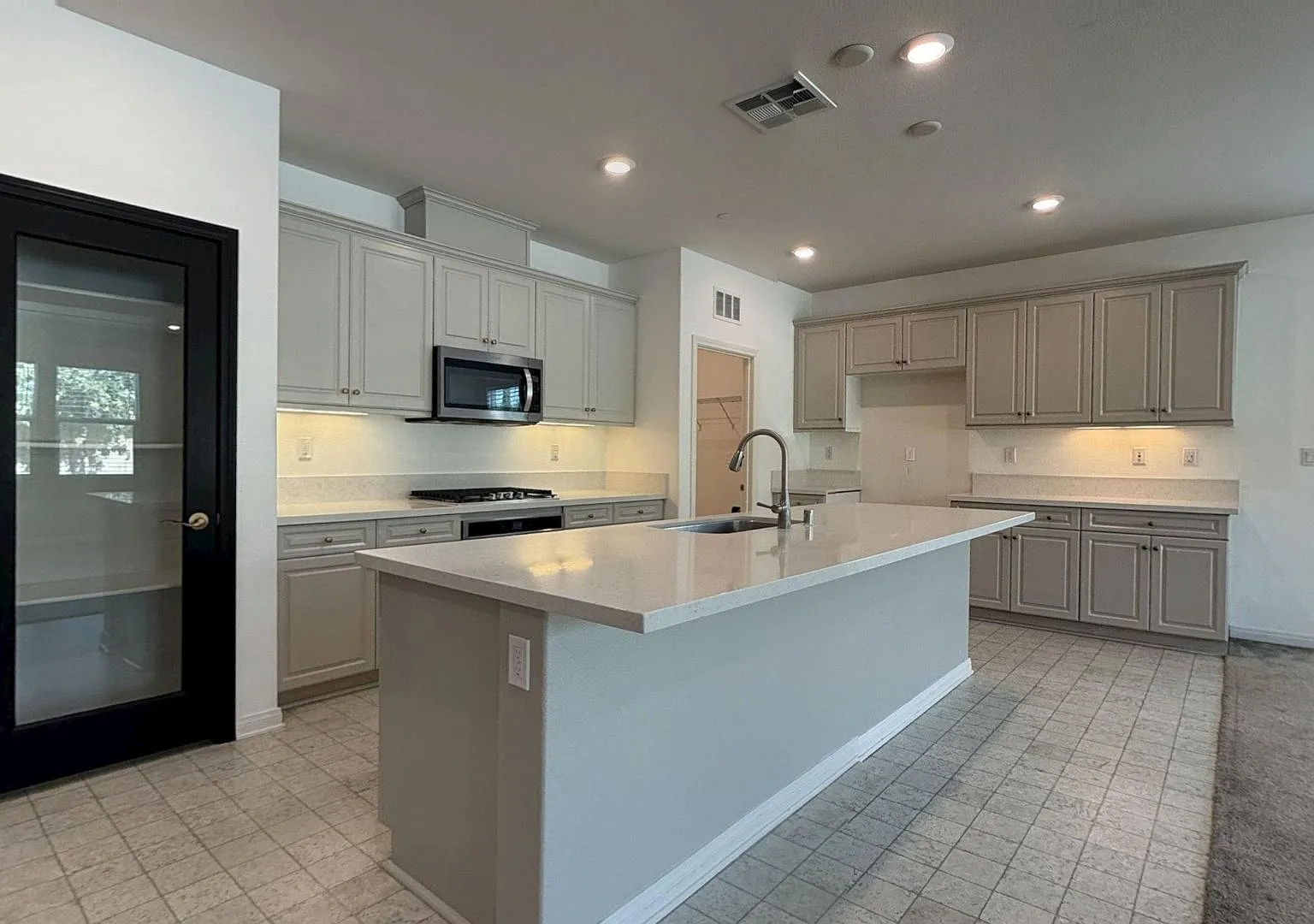 11074 Avalon Way 3 Bed, 3 Bath Home in Redlands Available Now! — Photo 3