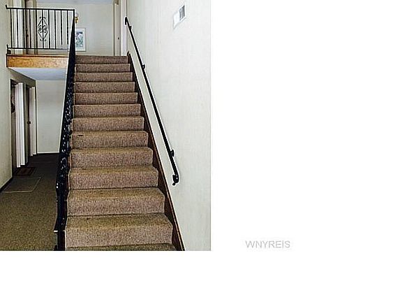 3rd image of 10 Cambridge Sq APT H