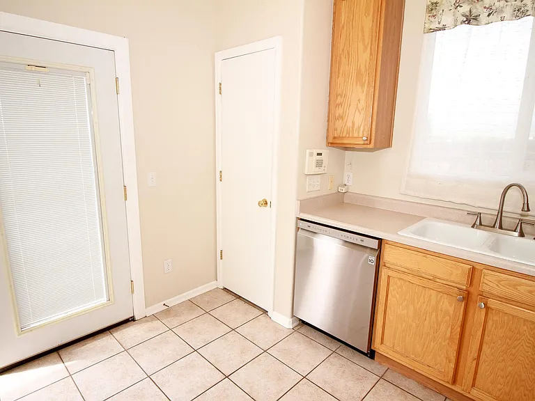 858 Square Dance Ln — Photo 5