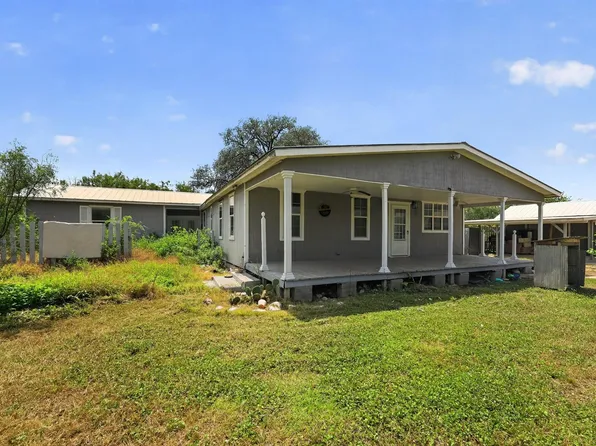 217 County Road 373, Uvalde, TX 78801