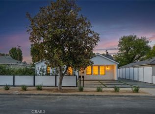 6300 Teesdale Ave, North Hollywood, CA 91606