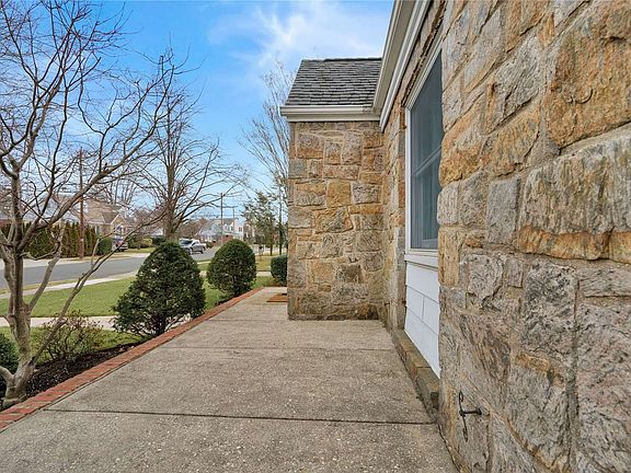 5th image of 317 Collins Ln