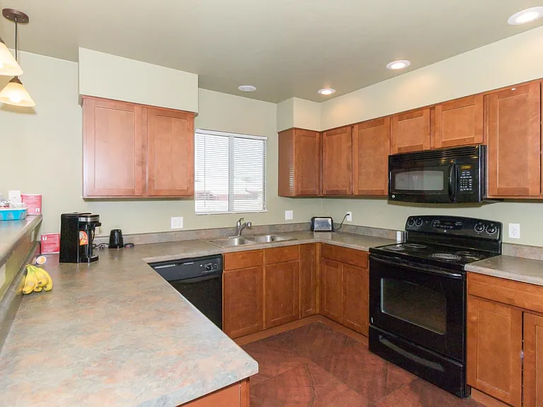 3307 N Tyndall Ave — Photo 22