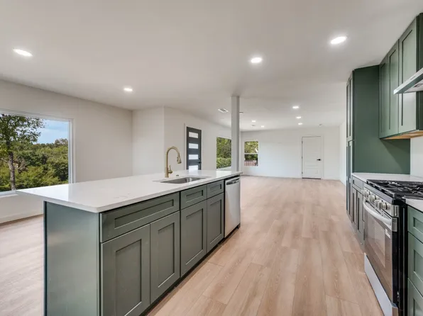 3134 W Jefferson Blvd, Dallas, TX 75211