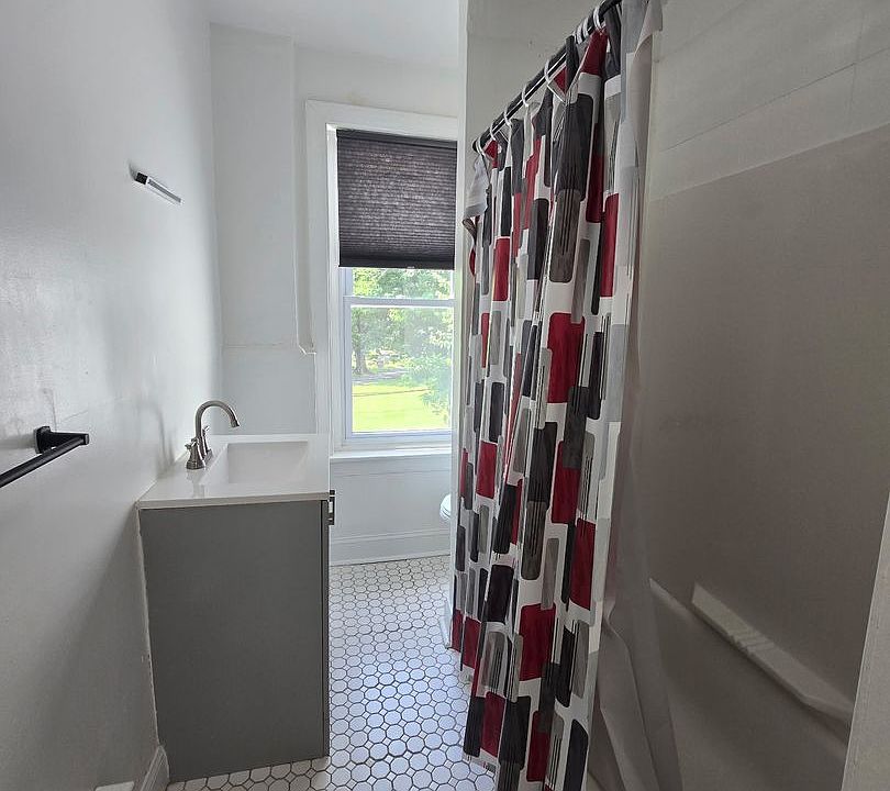 1st image of 2026 Edgemont Ave