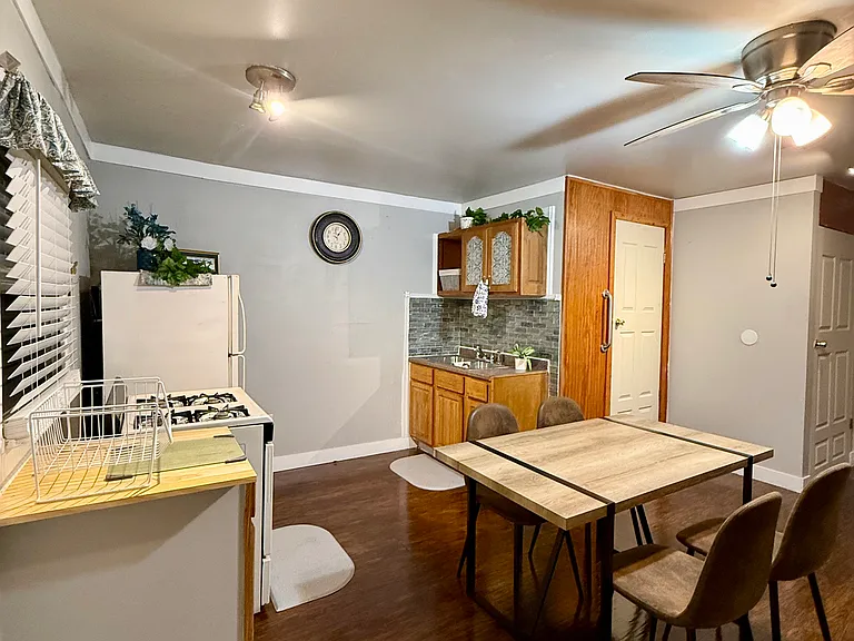 810 Haggin St #810 — Photo 3