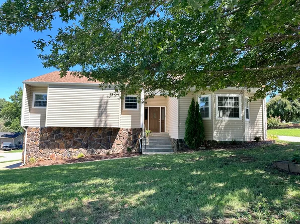 1301 Sunshine Drive, Neosho, MO 64850