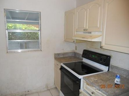 4th image of 2301 1st Street