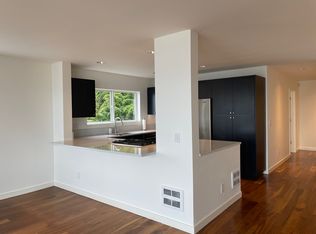 1402 Alki Ave SW APT 302, Seattle, WA 98116