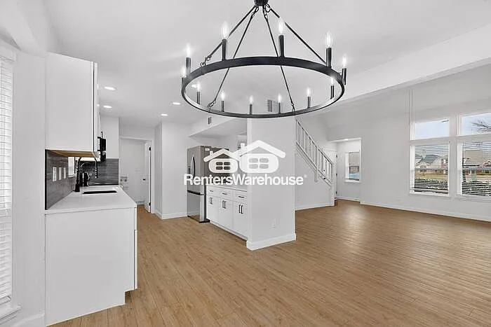 1818 Indian Creek Ct — Photo 10