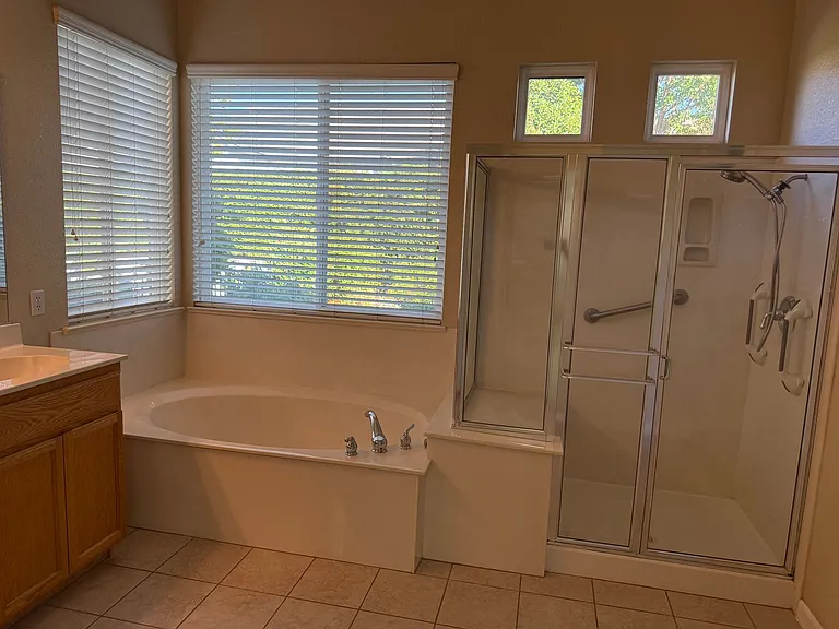 1587 Regent Dr — Photo 37