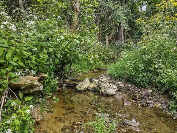 636 Clifton Rd, Bethel Park, PA 15102