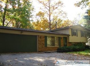 8852 N Christine Dr, Brighton, MI