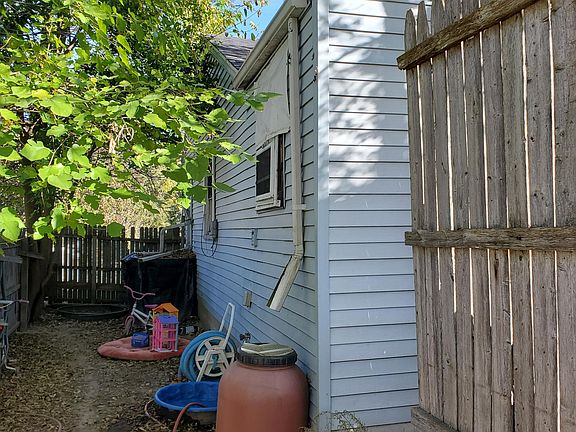 5th image of 2216 Savoy Ave
